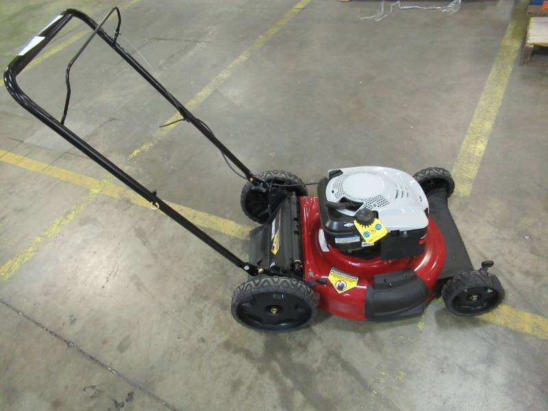 lot 169 image: Unbranded 20 Deck Briggs & Stratton Engine - Bent Rear Wheel.