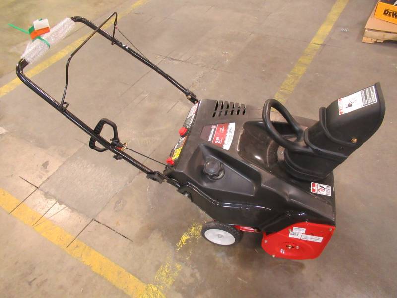 lot 191 image: Yard Machines Single Stage Snow Blower, 31A-2M1E700, - NEW