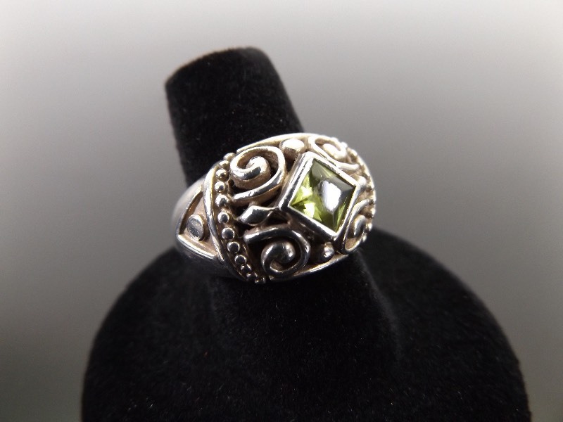 lot 7 image: .925 Sterling Silver Art Nouveau Princess Cut Peridot Ring Size 7.25