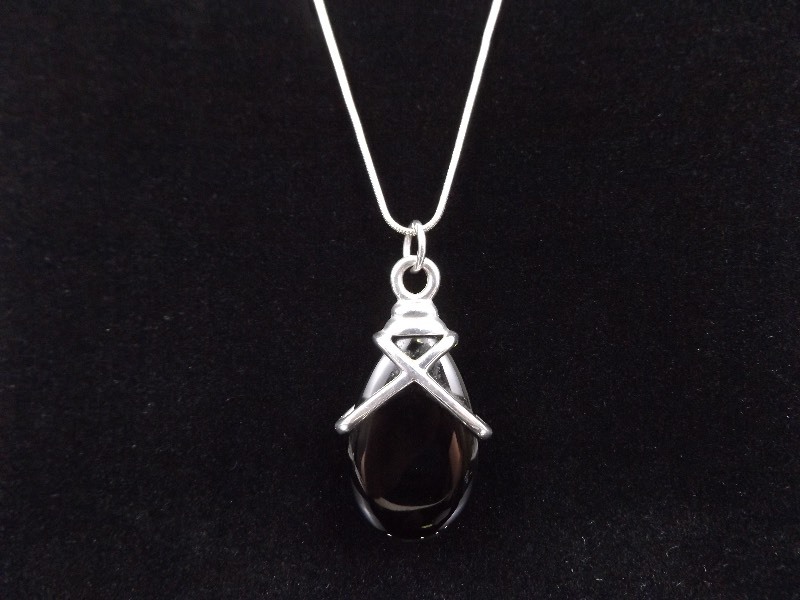 lot 16 image: .925 Sterling Silver Black Onyx Pear Cabochon Pendant Necklace