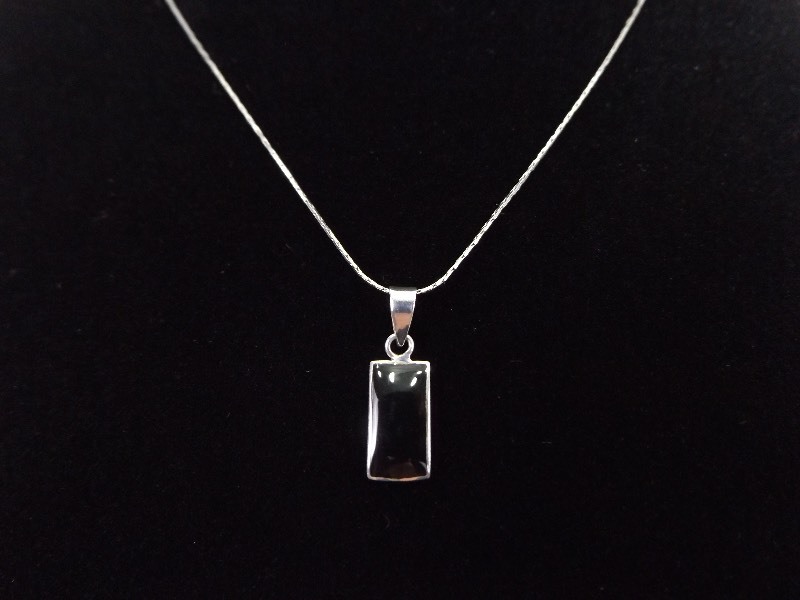 lot 23 image: .925 Sterling Silver Inlayed Black Onyx Cabochon Pendant Necklace