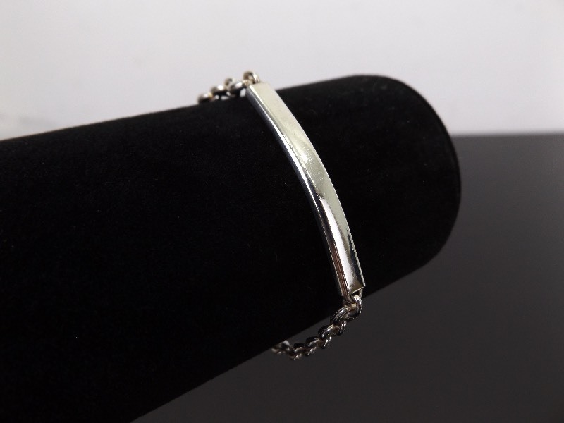 lot 35 image: .925 Sterling Silver Mariner Link ID Bracelet