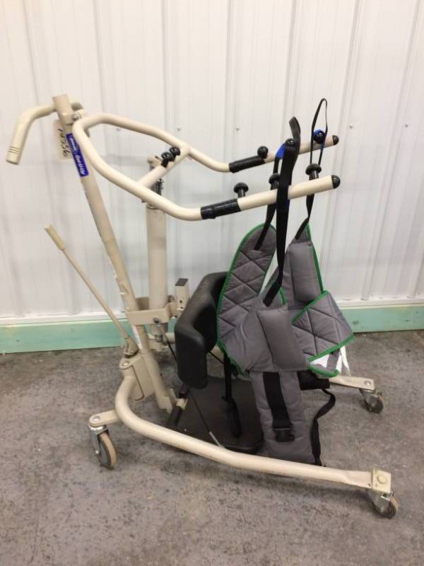 MSRP $1200 Spinlife Invacare&nbspGet-U-Up Hydraulic Stand Up Patient Lift With Sling&nbspIdeal For Partial-weight Bearing Individuals&nbspExcellent Working Condition&nbsp