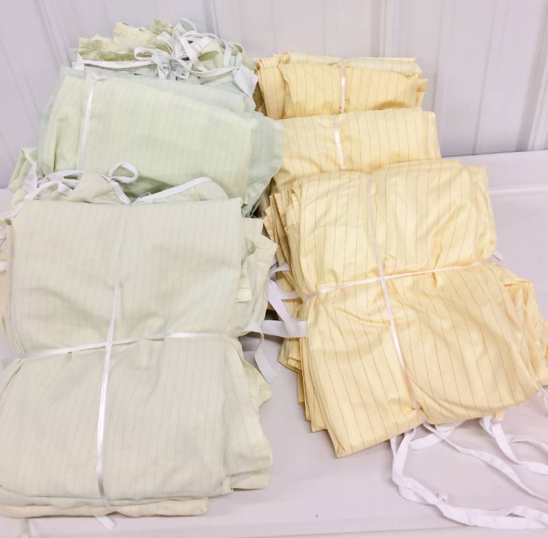 lot 10 image: Lot of Patient Gowns