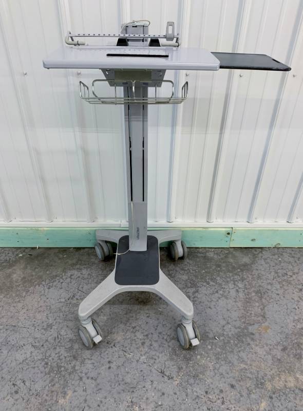 lot 15 image: Adjustable Height Laptop Cart 