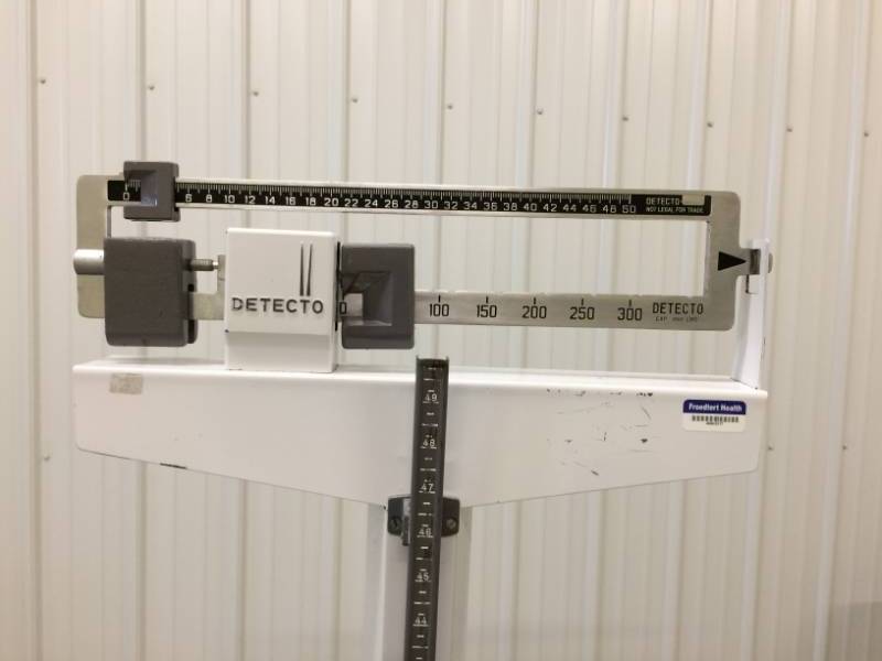 lot 44 image: DETECTO DOCTORS MEDICAL BALANCE BEAM SCALE