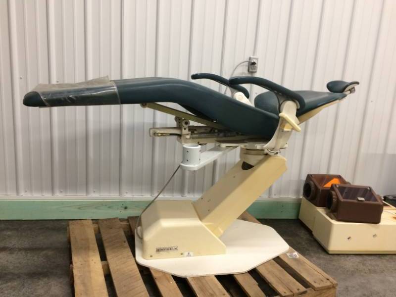 1178 DENTAL EQUIPMENT AUCTION A POWER MULTIADJUSTABLE DENTALEZ