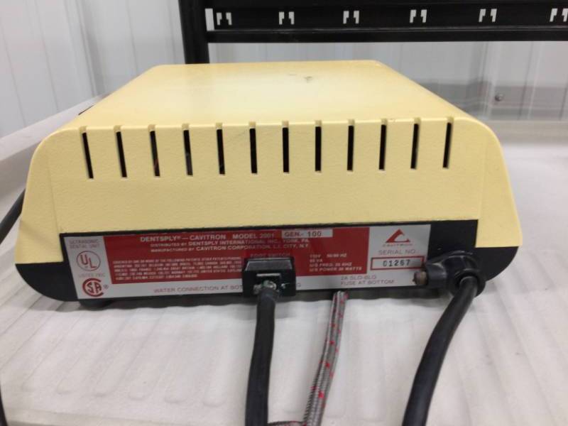 lot 11 image: Dentsply Cavitron Model 2001 Gen 100 Auto-tune 25kHz Scaler Great Working Condition