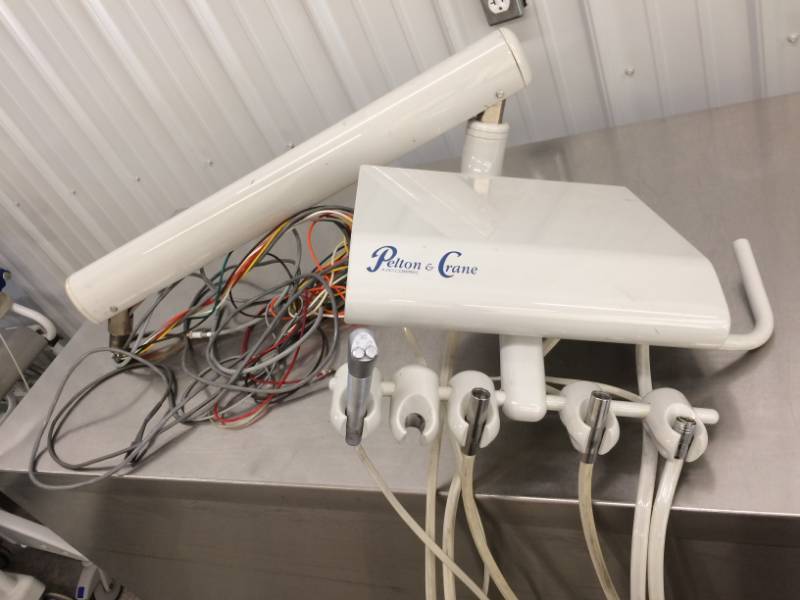 lot 24 image: Pelton & Crane Dental Delivery System 1428 Unable To Test Though Some Of The Extra Parts Are New Never Used & The System Appears Like New