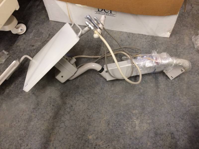lot 23 image: Adec Wall Mount Delivery System 3175 - Unable To Test But This Looks Like Near New - Very Little Wear