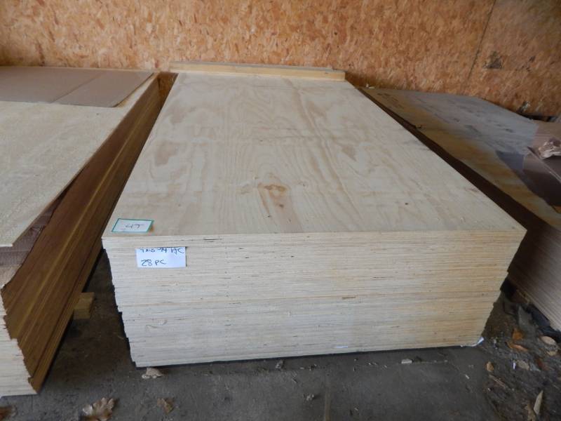 lot 47 image: 4 x 8 x 34 AC Plywood