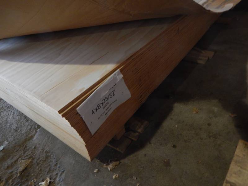 lot 49 image: 4 x 8 x 58 AC Plywood