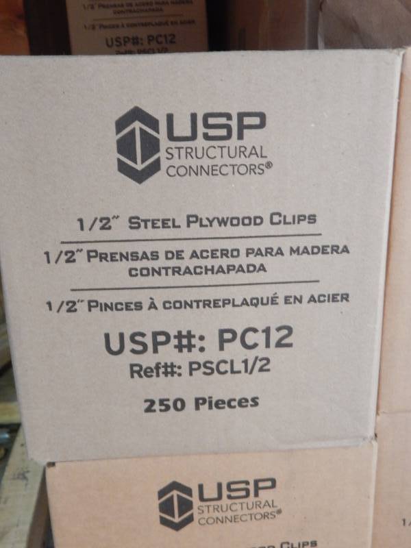 lot 51 image: 12 Plywood Clips PC12