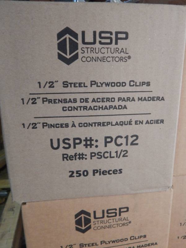 lot 54 image: 12 Plywood Clips PC12