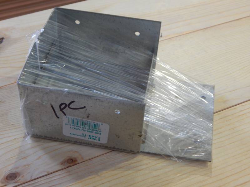 lot 70 image: 4 x 4 Post Anchors PA44-TZ