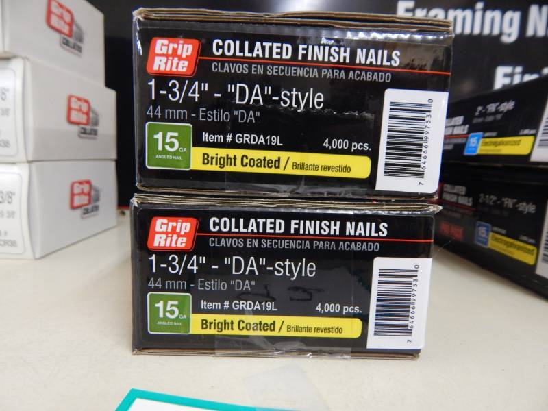 lot 92 image: 15 Gauge Angled Finish Nails