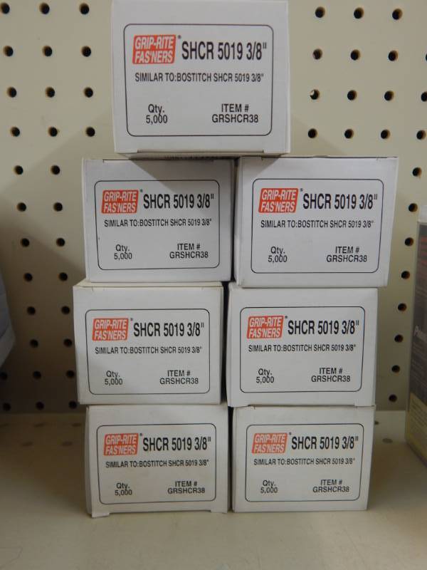 lot 97 image: 38 Bostitch Staples