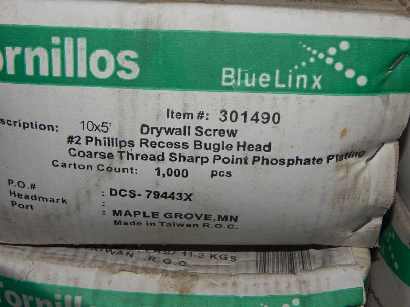 lot 122 image: 5 drywall screws