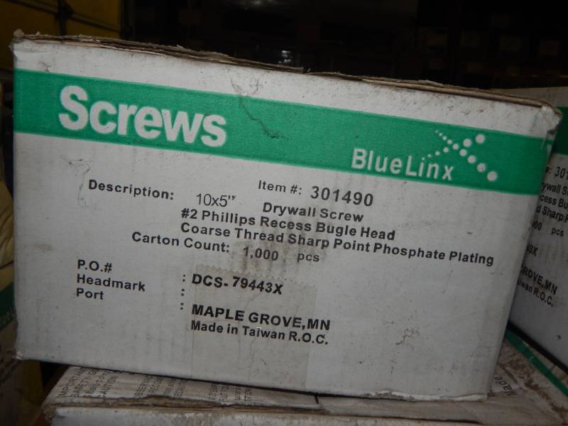 lot 124 image: 5 drywall screws
