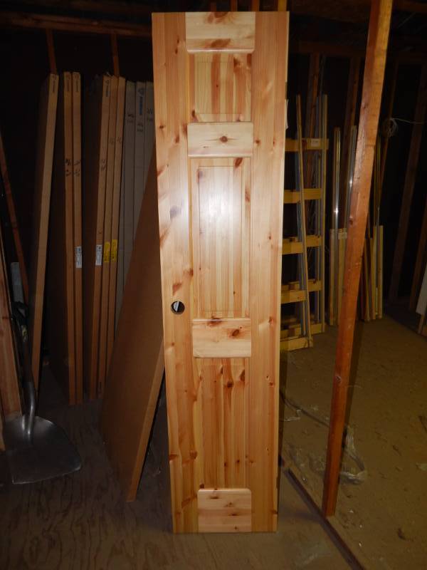 lot 181 image: 16 Knotty Pine Slab