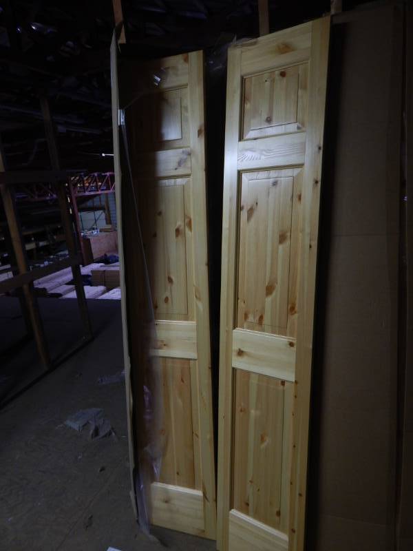 lot 183 image: 26 Knotty Pine Bifold