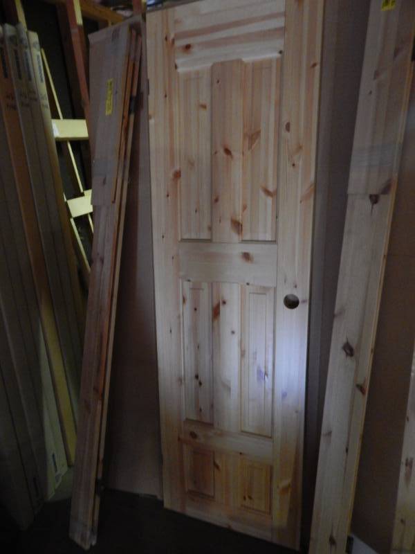 lot 192 image: 20 Knotty Pine Slab and Frame