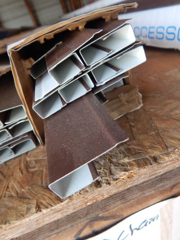 lot 331 image: Brown Soffit J-Channel
