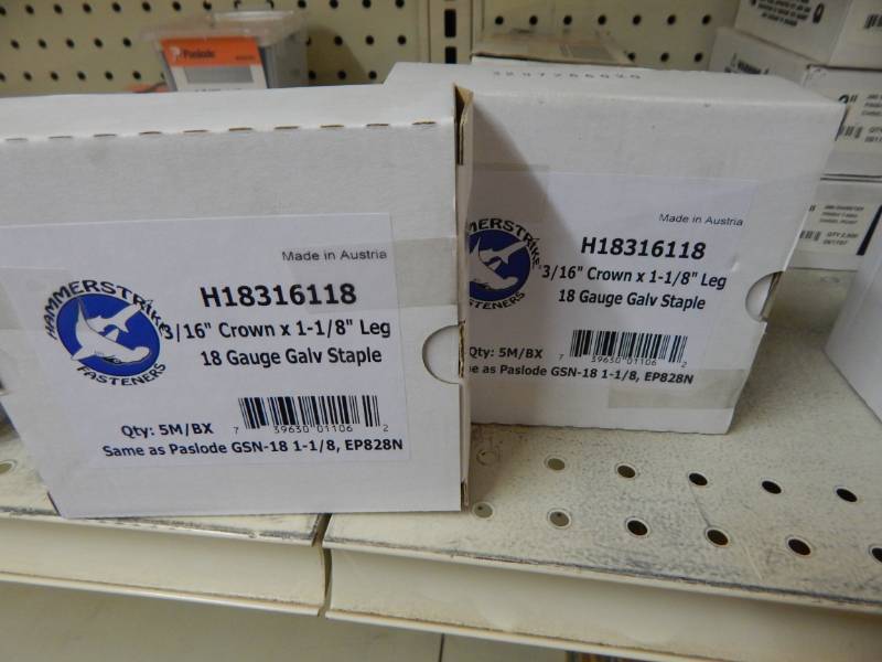 lot 385 image: 18 gauge Staples