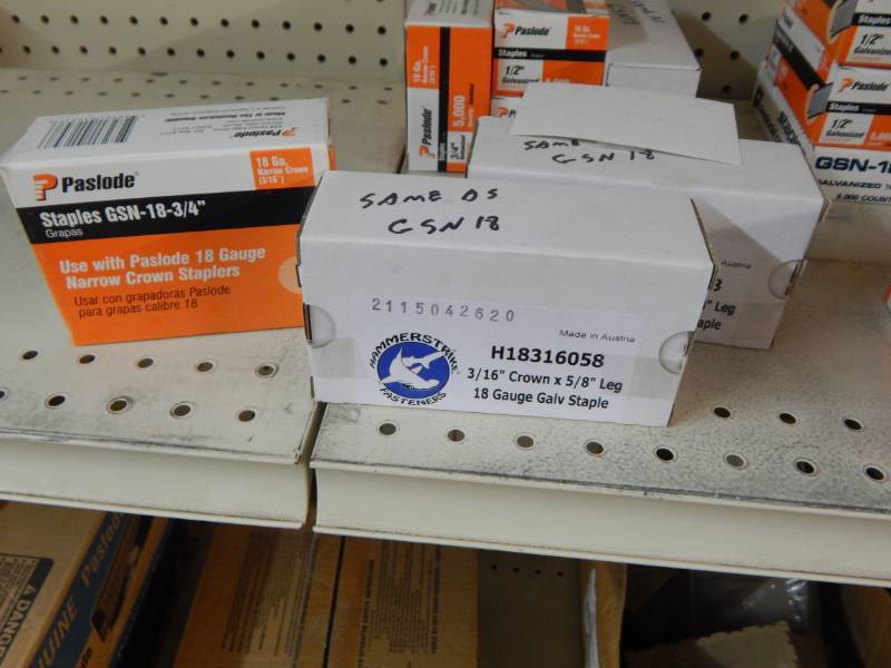 lot 387 image: 18 gauge Staples