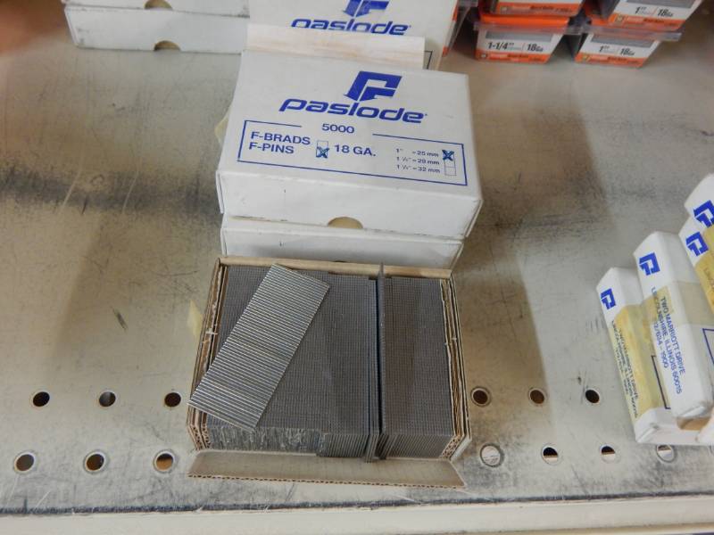lot 389 image: Paslode F-Pins