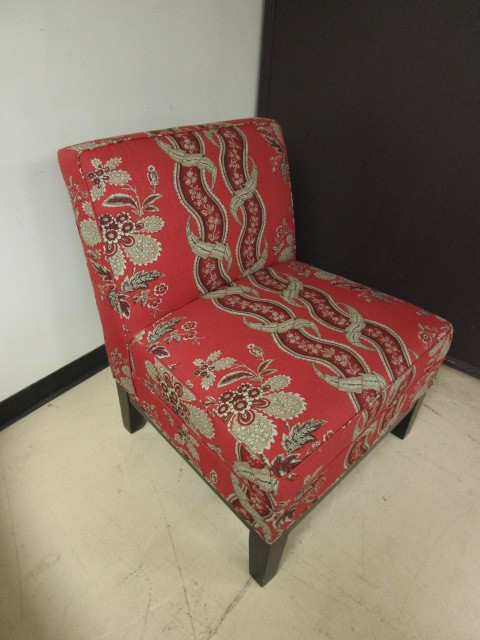 lot 202 image: PATTERN CLOTH ACCENT CHAIR