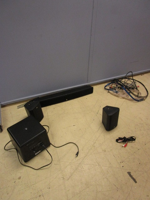 lot 256 image: SURROUND SOUND SYSTEM