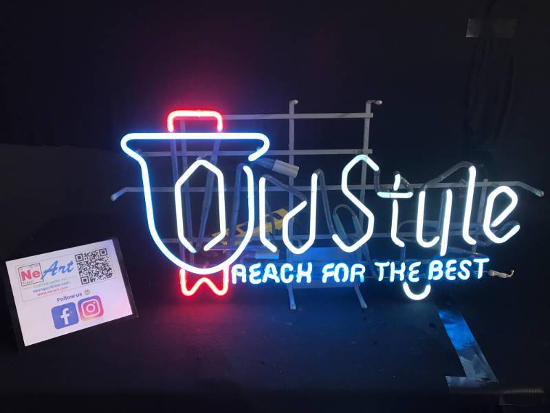 lot 15 image: Old Style Reach for the Best neon