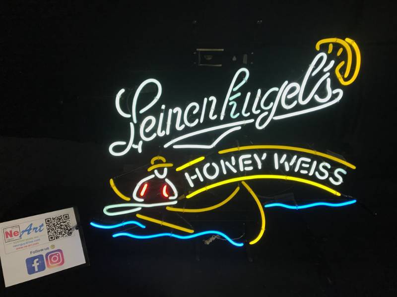 lot 17 image: Leinies Leinenkugels Honeyweiss neon