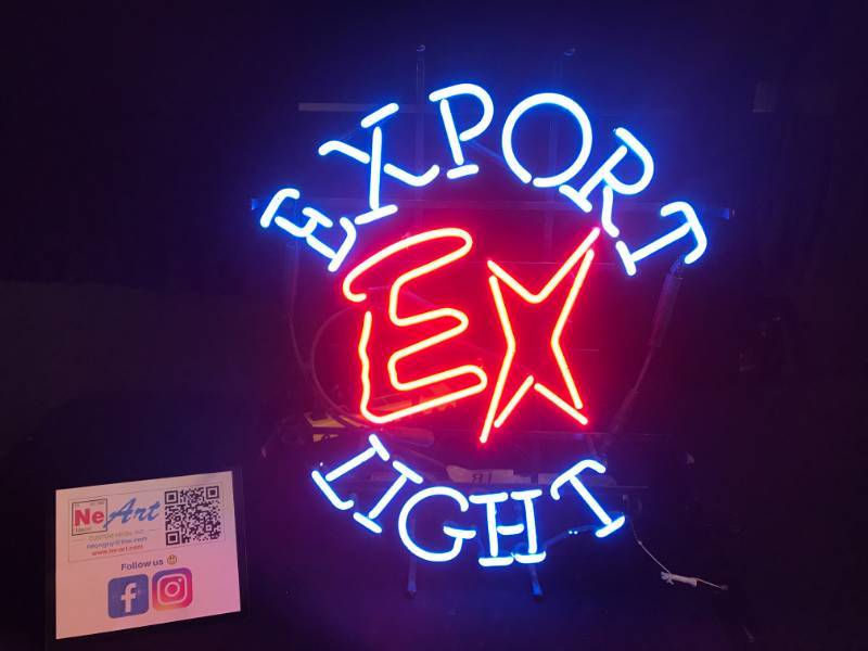 lot 18 image: Special Export flashing neon