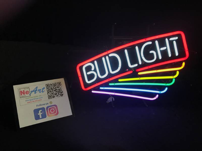 lot 32 image: Bud Light rainbow