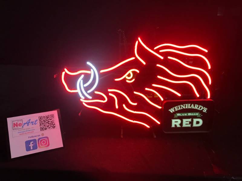 lot 35 image: Weinhards Red boar head neon