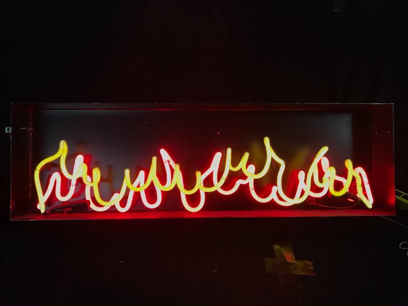 lot 45 image: Neon flames - flashing  animated