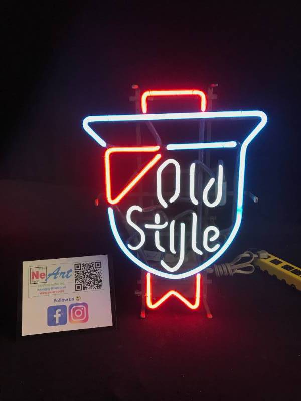 lot 73 image: Old Style neon