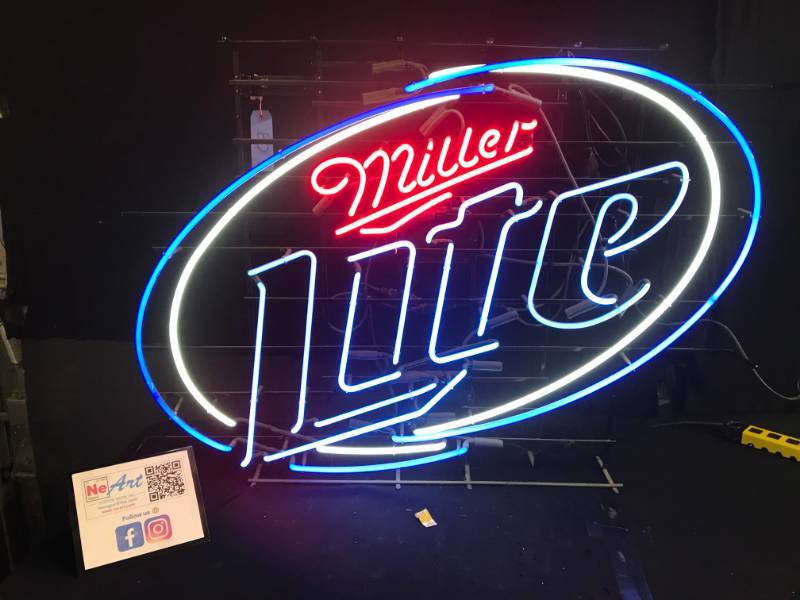 lot 80 image: Miller Lite neon