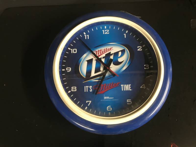 lot 85 image: Miller Lite Its Miller Time clock