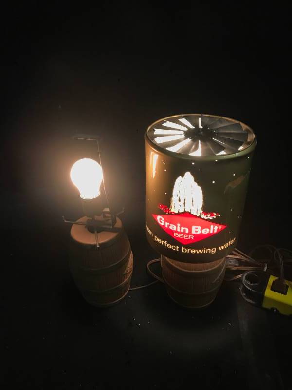 lot 199 image: Grain Belt motion lamps