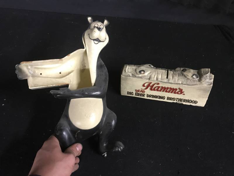lot 209 image: Hamms Beer Bear 3D calendar