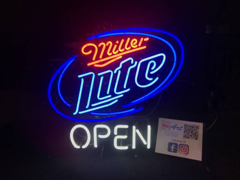lot 75 image: Miller Lite Open neon