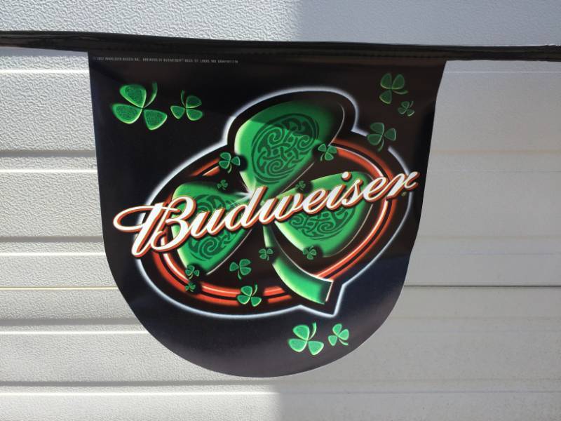 lot 223 image: Bud St Patricks streamer  bunting banners