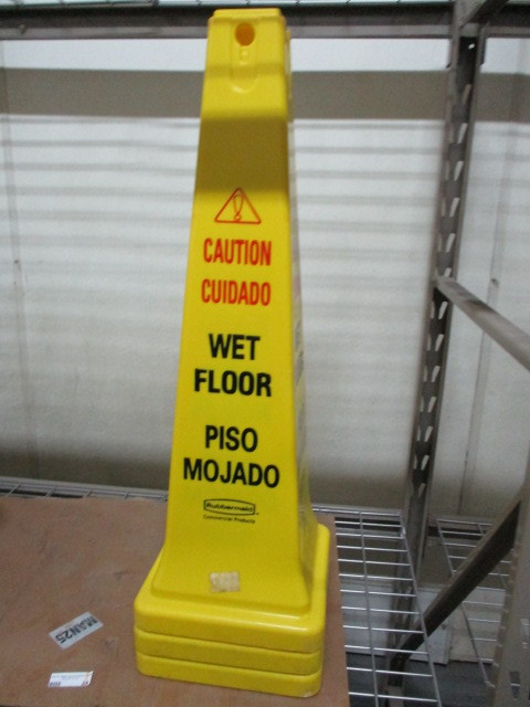 Wet Floor Tripods