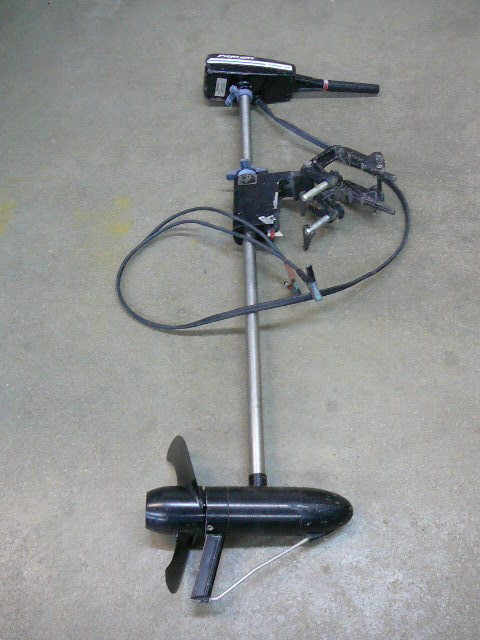 lot 31 image: Mercury Thruster 12 Volt