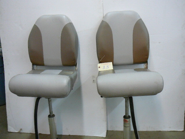 lot 33 image: Boat Seats With Pedestals