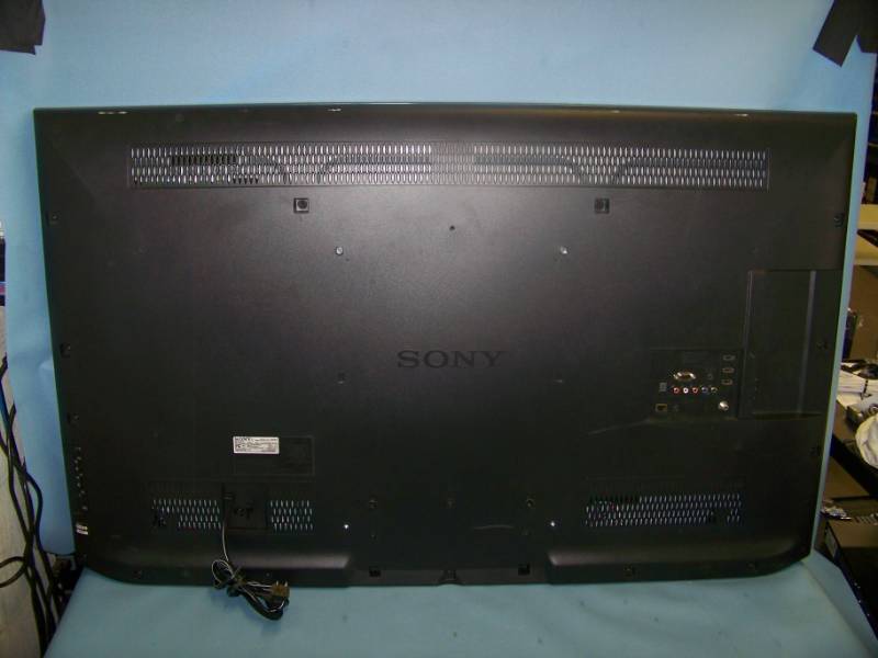 lot 7 image: 50, Sony, Bravia, 1080p, Ultra Slim, LED TV  Television with (4) HDMI Inputs and Remote Control