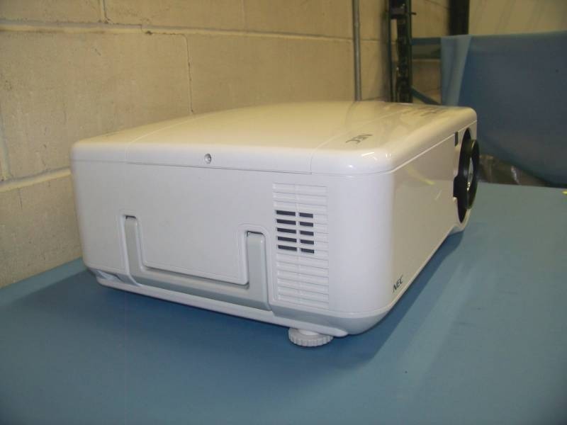 lot 26 image: NEC, NP4100W, Dual Lamp, DLP Projector